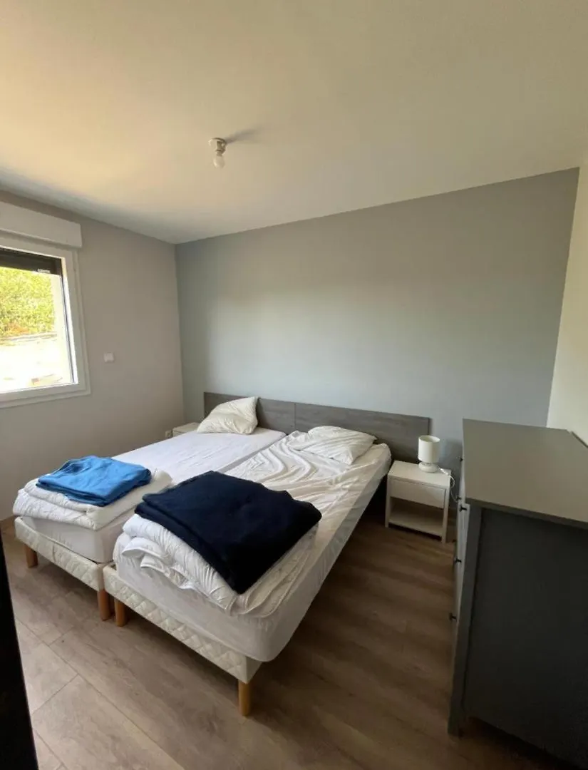 Gites De Landuziere, 8 Couchages Saint-Genet-Lerpt France