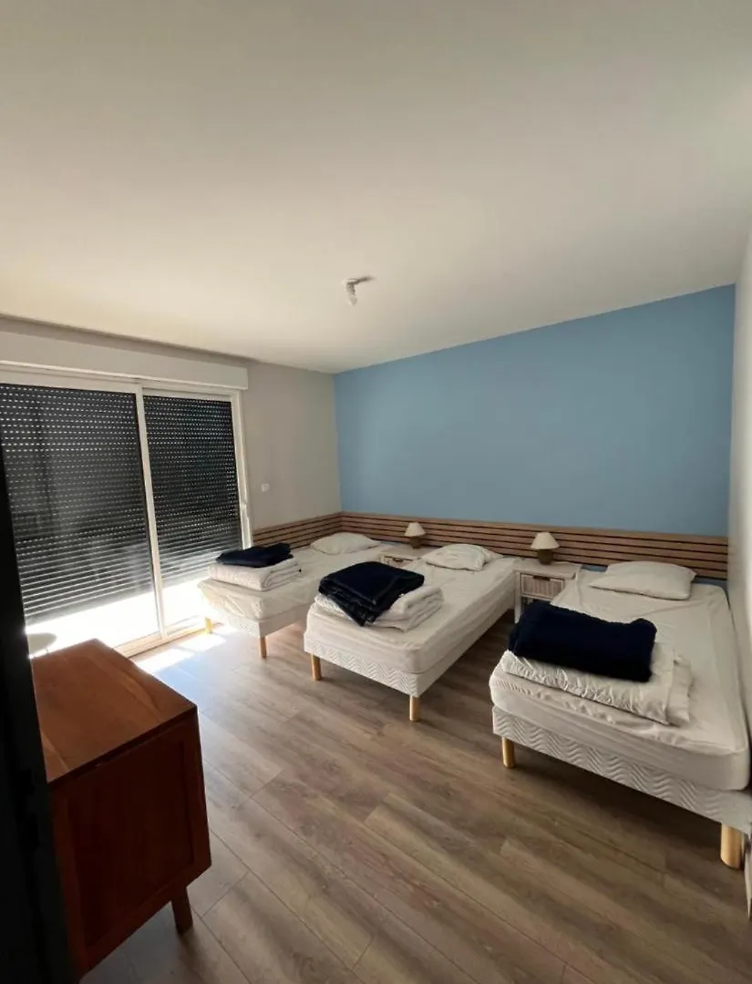 Gites De Landuziere, 8 Couchages Saint-Genet-Lerpt 0*,  France