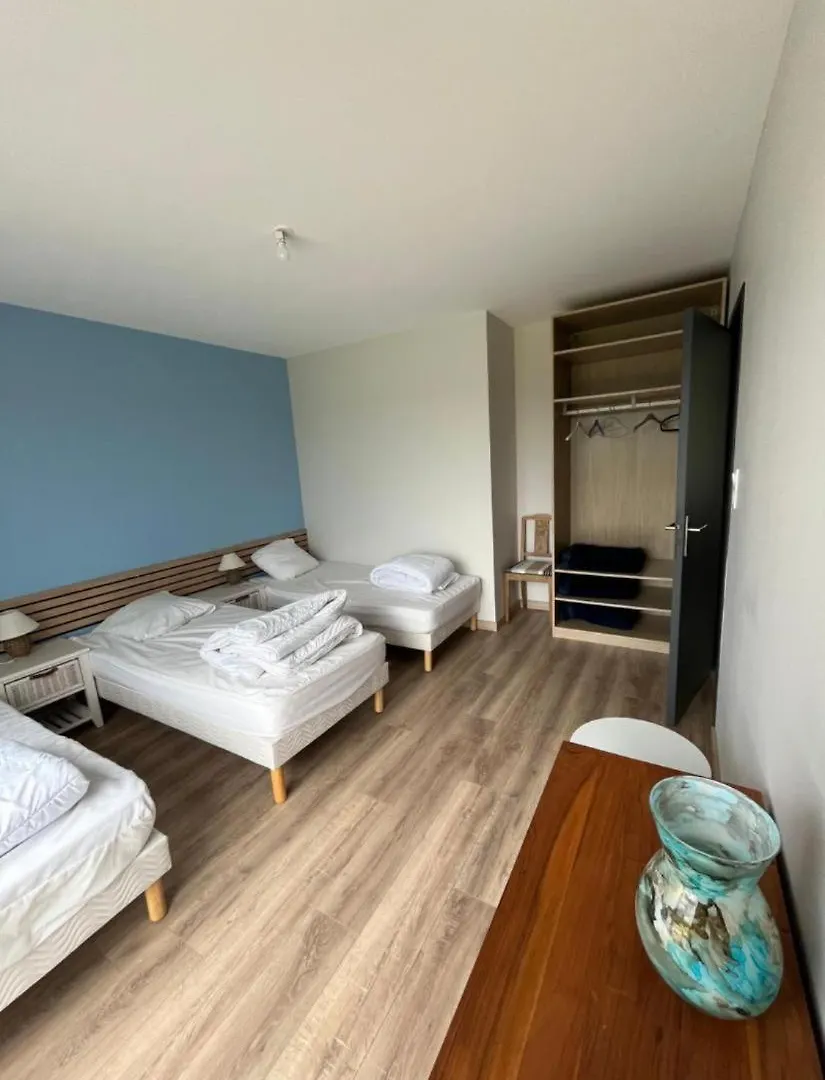 Gites De Landuziere, 8 Couchages Saint-Genet-Lerpt 0*,