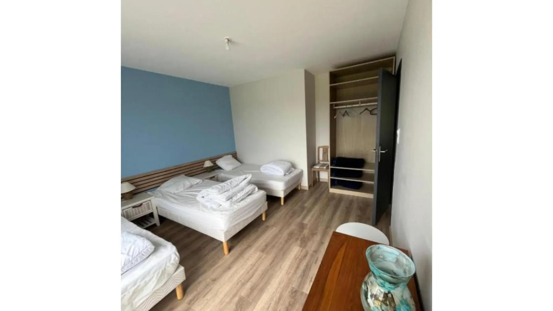 Holiday home Gites De Landuziere, 8 Couchages Saint-Genet-Lerpt France